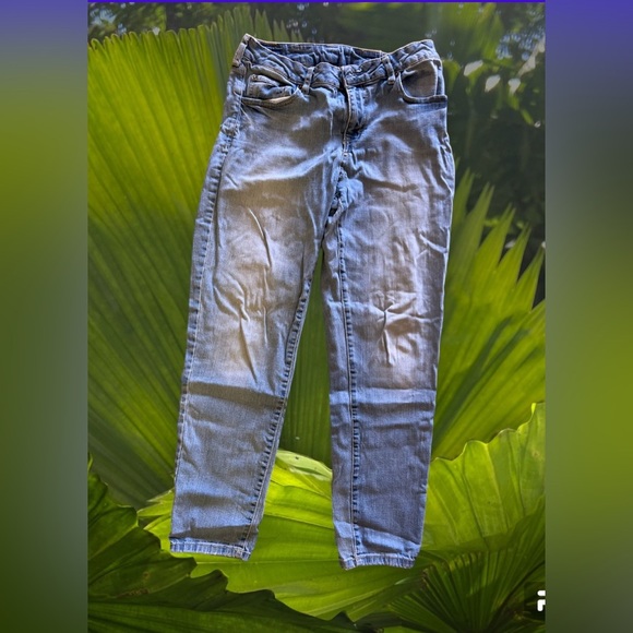 Aeropostale  Women Skinny Crop Distressed Light Vintage jeans Size 14 prewashed - Picture 4 of 16